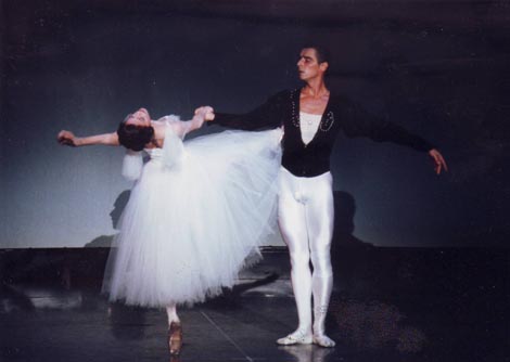 Andrei Izmestjev i Rumi Ninomija; Adolphe Adam, Giselle, kor. L. Lavrovski, Fukuoka, 1998.