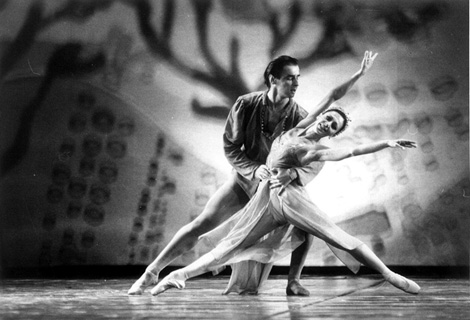 Irena Pasarić i Andrei Izmestjev (Solo par); Proljeće, Ljeto, Zima / Četiri godišnja doba Antonija Vivaldija, kor. Pavel Rotaru, HNK u Zagrebu, 1999., foto: Saša Novković