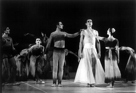 Andrei Izmestjev (Edip); Philip Glass, Kralj Edip, kor. Veseljko Sulić, HNK u Zagrebu, 1998., foto: Saša Novković