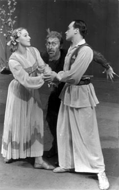 BEata Domić, Oskar Harmoš i Nenad Lhotka u baletu Đavo u selu