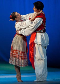 Hrvatsko narodno kazalište Split: Fran Lhotka, Đavo u selu, kor. Pia i Pino Mlakar, kor. prenijeli Ljiljana Gvozdenović i Dinko Bogdanić