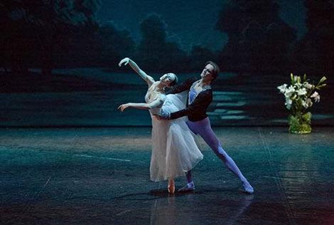 Državno baletno kazalište Leonida Jakobsona, Sankt Peterburg: Adolphe Adam, Giselle, kor. Marius Petipa, foto: www.yacobsonballet.ru