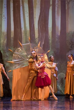 Hrvatsko narodno kazalište u Osijeku: Bela pl. Adamović, Jela, kor. i red. Vuk Ognjenović, foto: facebook