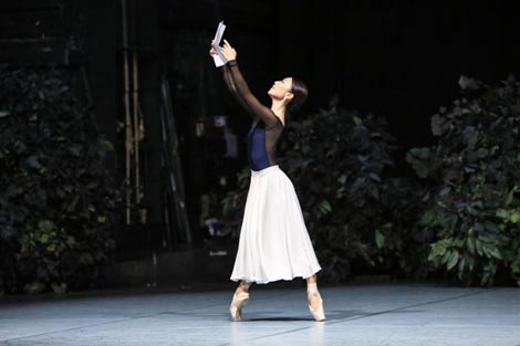 Fptpgrafija s probe, Hrvatsko narodno kazalište u Zagrebu: Jane Austen — Leo Mujić, Ponos i predrasude, kor. i red. Leo Mujić, foto: Mara Bratoš