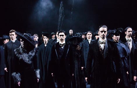 HNK u Zagrebu: Gospoda Glembajevi, red. i kor. Leo Mujić, kostimografskinja Manuela Paladin Šabanović, 2017.