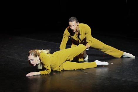 Odiseja, kor. Walter Matteini, Ina Broeckx; Hrvatsko narodno kazalište Ivana pl. Zajca: Transparada, kor. Mauro Bigonzetti, Maša Kolar, Walter Matteini, Ina Broeckx, Andonis Foniadakis, Ludmila Komkova, Marco Goecke, Nadav Zelner, foto: Fanni Tutek-Hajnal