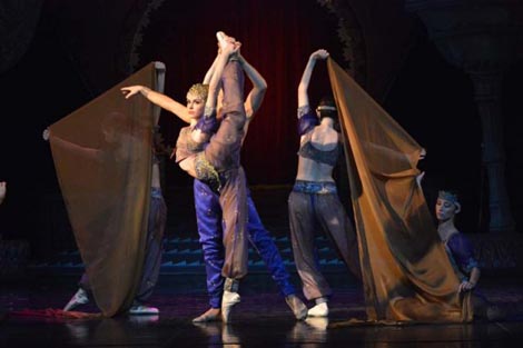 Hrvatsko narodno kazalište u Osijeku: Petar Iljič Čajkovski, Orašar, kor. i red. Waczlaw Orlykowski