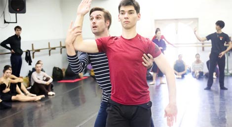 s probe Orašara u koreografiji Vladimira Malahova u HNK u Zagrebu