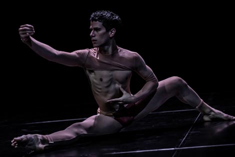 Hrvatsko narodno kazalište Ivana pl. Zajca, Rijeka: Plamteća voda (Burning Water), kor. Andonis Foniadakis