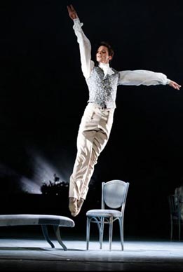 Hrvatsko narodno kazalište u Zagrebu: Jane Austen — Leo Mujić, Ponos i predrasude, kor. i red. Leo Mujić, foto: hnk.hr