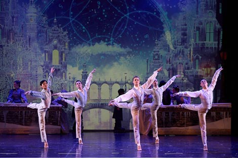 Hrvatsko narodno kazalište u Osijeku i Hrvatsko narodno kazalište Split: Davor Bobić / Hans Christian Andersen, Snježna kraljica, kor. i red. Svebor Sečak, foto Kristijan Cimer