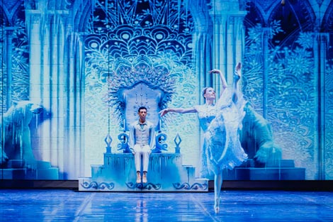 Hrvatsko narodno kazalište Split, Hrvatsko narodno kazalište u Osijeku: Davor Bobić, Snježna kraljica, kor. i red. Svebor Sečak, foto: Milan Šabić